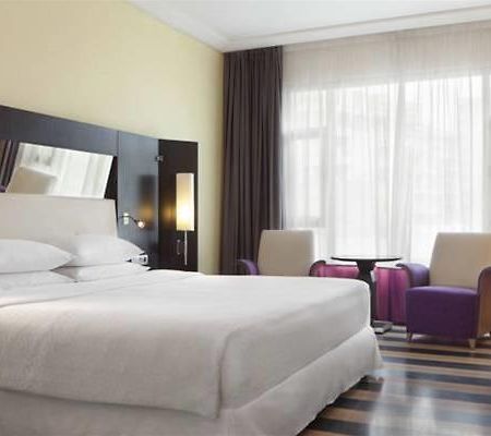 Four Points By Sheraton Hotell Beirut Exteriör bild